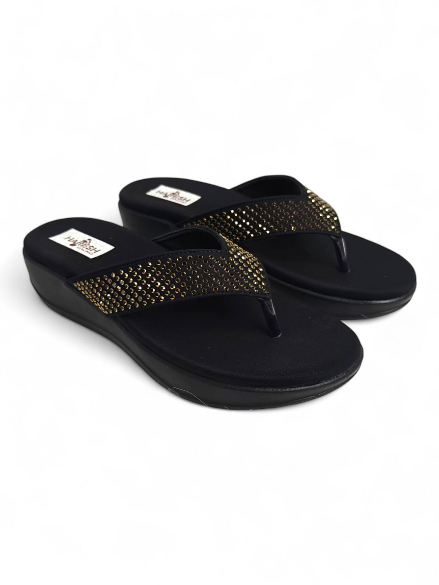 Elegant cushioned thong sandals in black